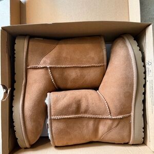 UGG Chestnut Short Shearling Boots